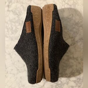 Taos Wool Clog Slip On Slipper Rubber and Cork Sole Size 39 Women US 8.5